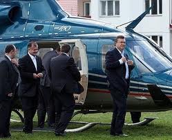 Файл:Янукович - вертолет.jpg