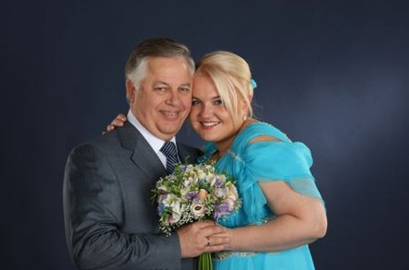 Файл:Петр Симоненко с молодой женой.jpg