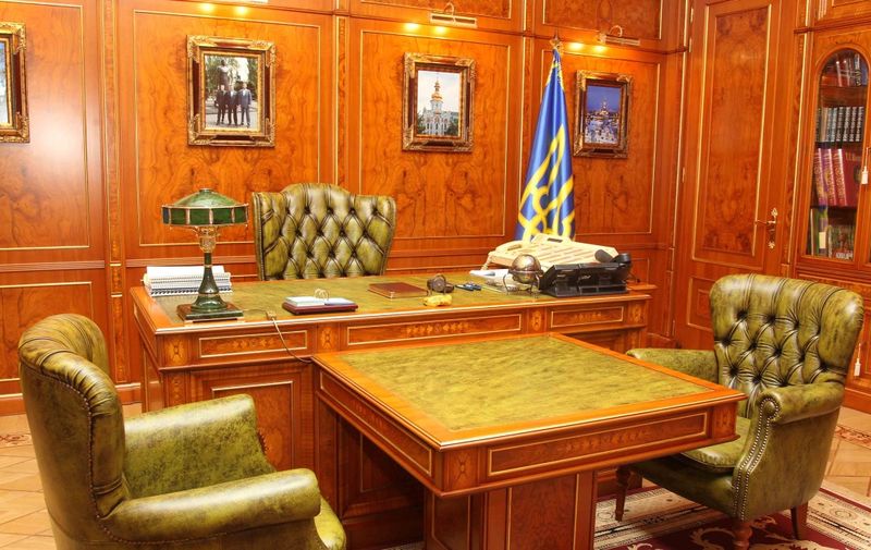 Файл:Янукович кабинет 2.jpg
